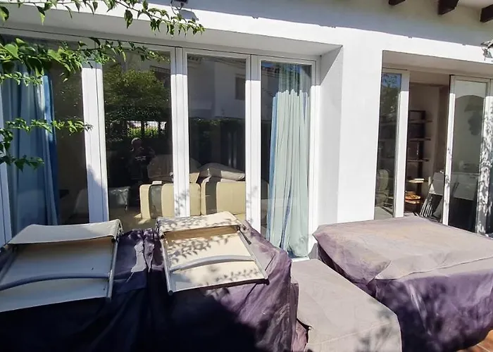 Maison Proche De La بيت للعطل *